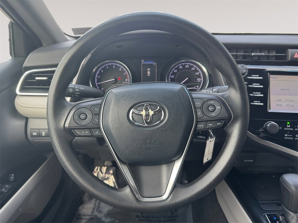 Used 2018 Toyota Camry LE image 12