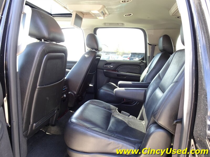 Used 2012 Cadillac Escalade ESV Luxury AWD/4WD image 12