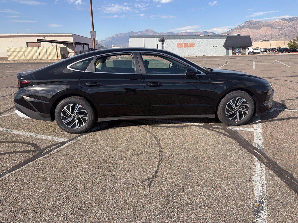 New 2027 Hyundai Sonata Blue FWD image 7