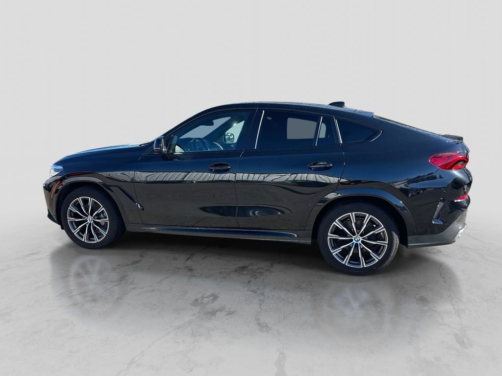 Used 2021 BMW X6 xDrive40i w/ M Sport Package image 2