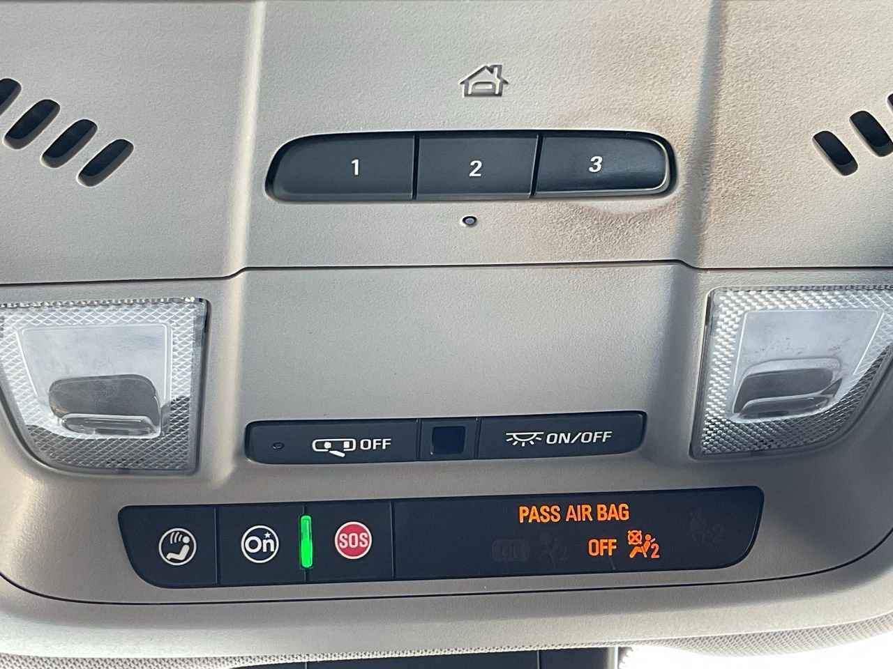 Used 2020 Chevrolet Equinox LT w/ Sport Edition image 28