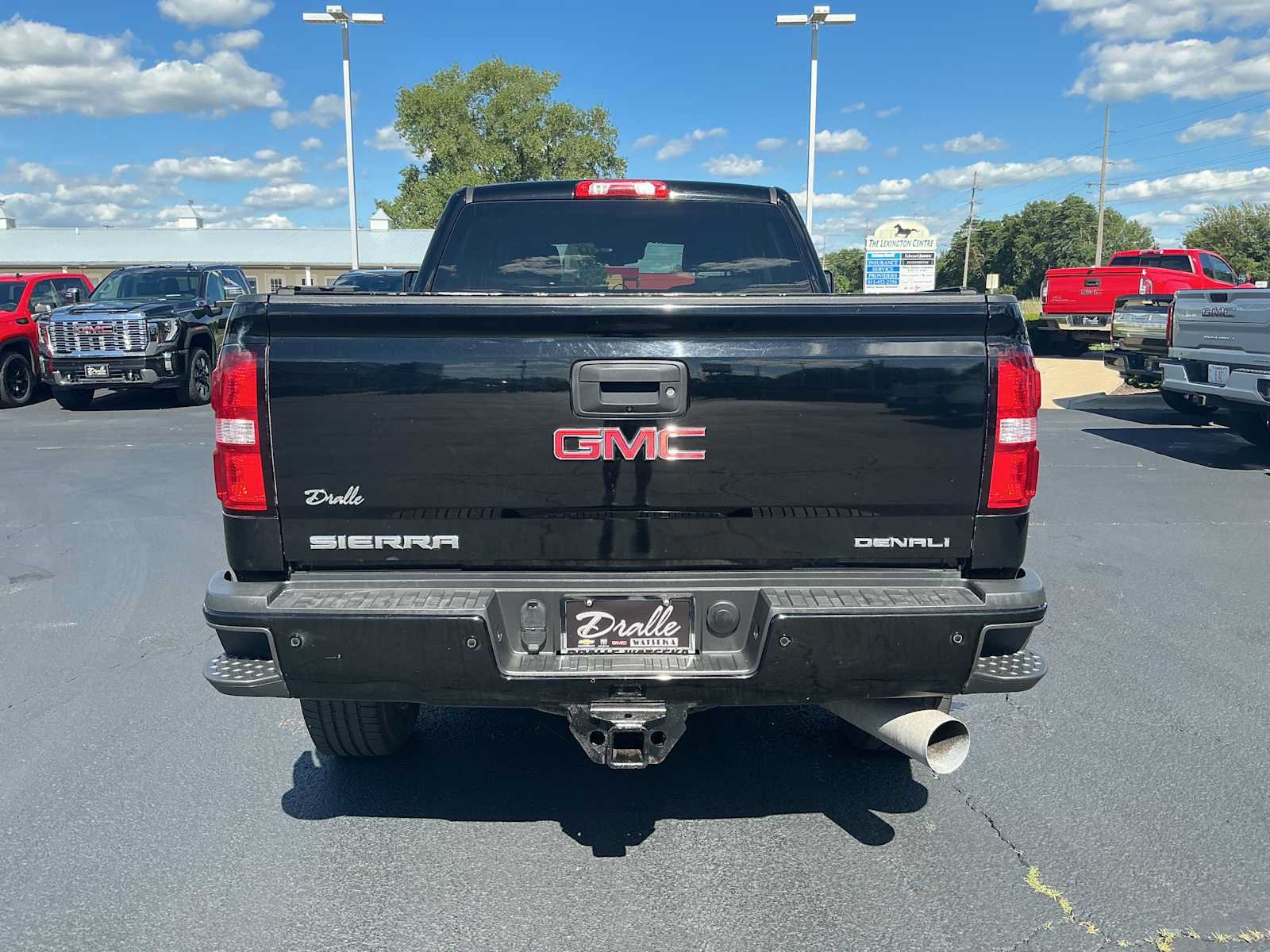 Used 2018 GMC Sierra 2500 Denali w/ Duramax Plus Package AWD/4WD image 6
