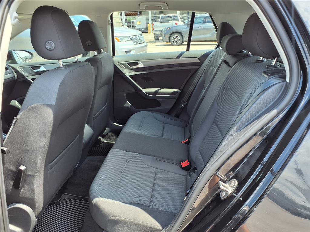 Used 2018 Volkswagen Golf S FWD image 12