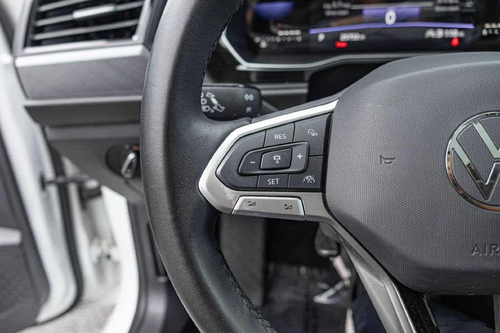Certified 2023 Volkswagen Jetta SE w/ Panoramic Sunroof Package FWD image 24