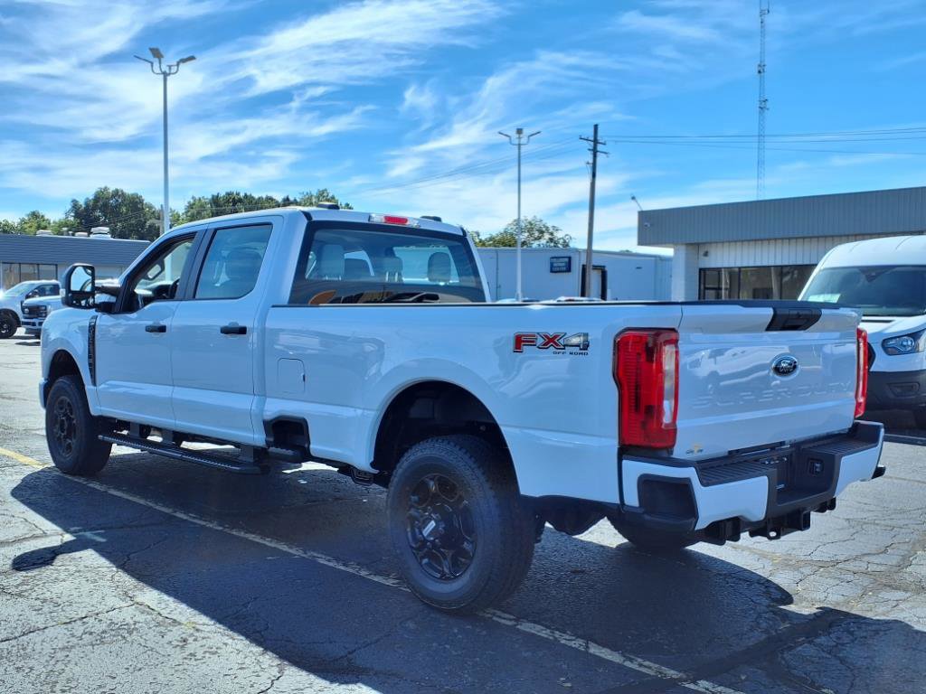 New 2026 Ford F350 4x4 Crew Cab Super Duty image 7