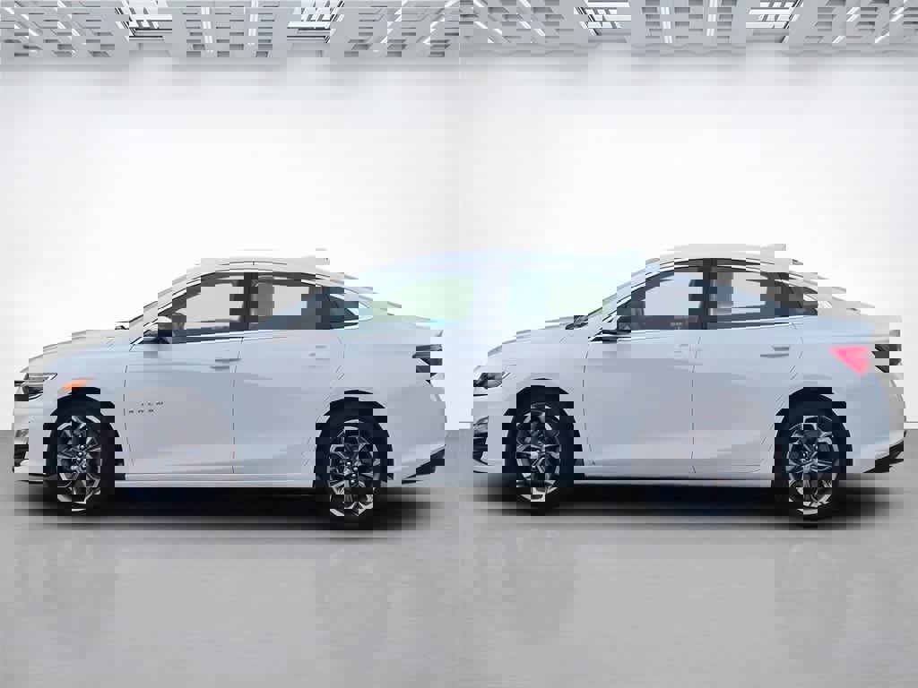 Used 2024 Chevrolet Malibu LT image 3