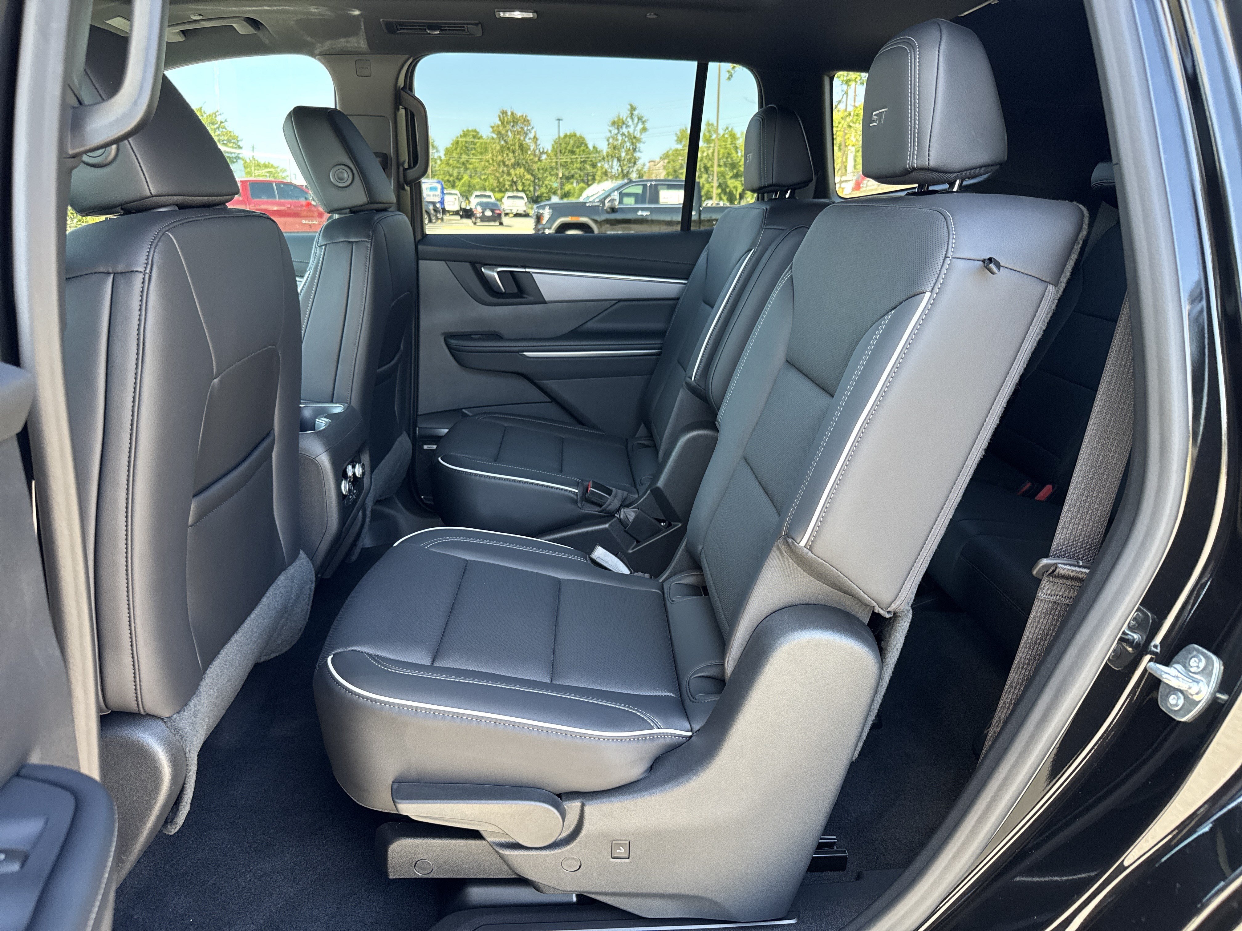 New 2027 Buick Enclave Sport Touring w/ Power Package AWD/4WD image 30