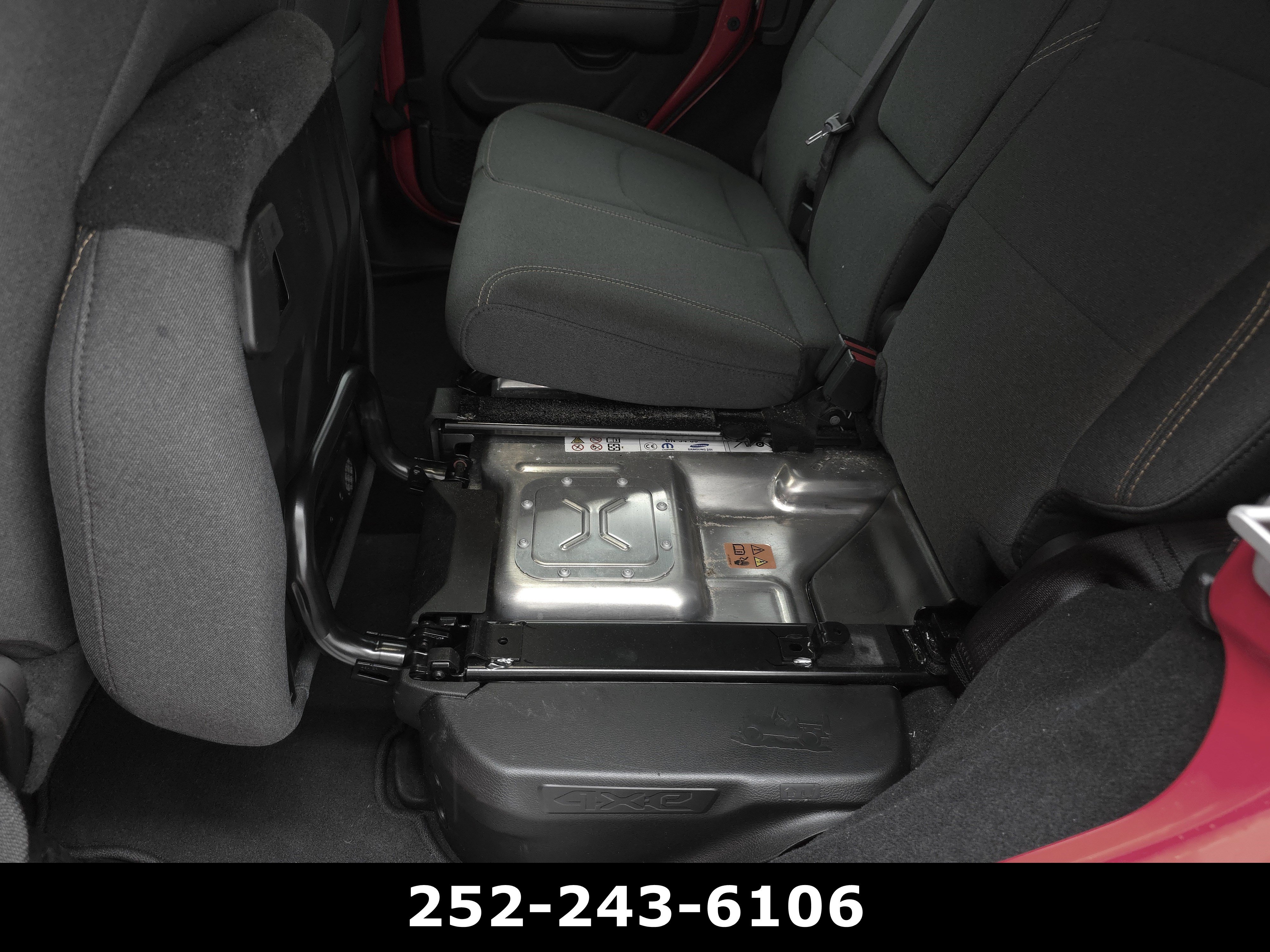 Used 2025 Jeep Wrangler Sahara w/ Safety Group image 35