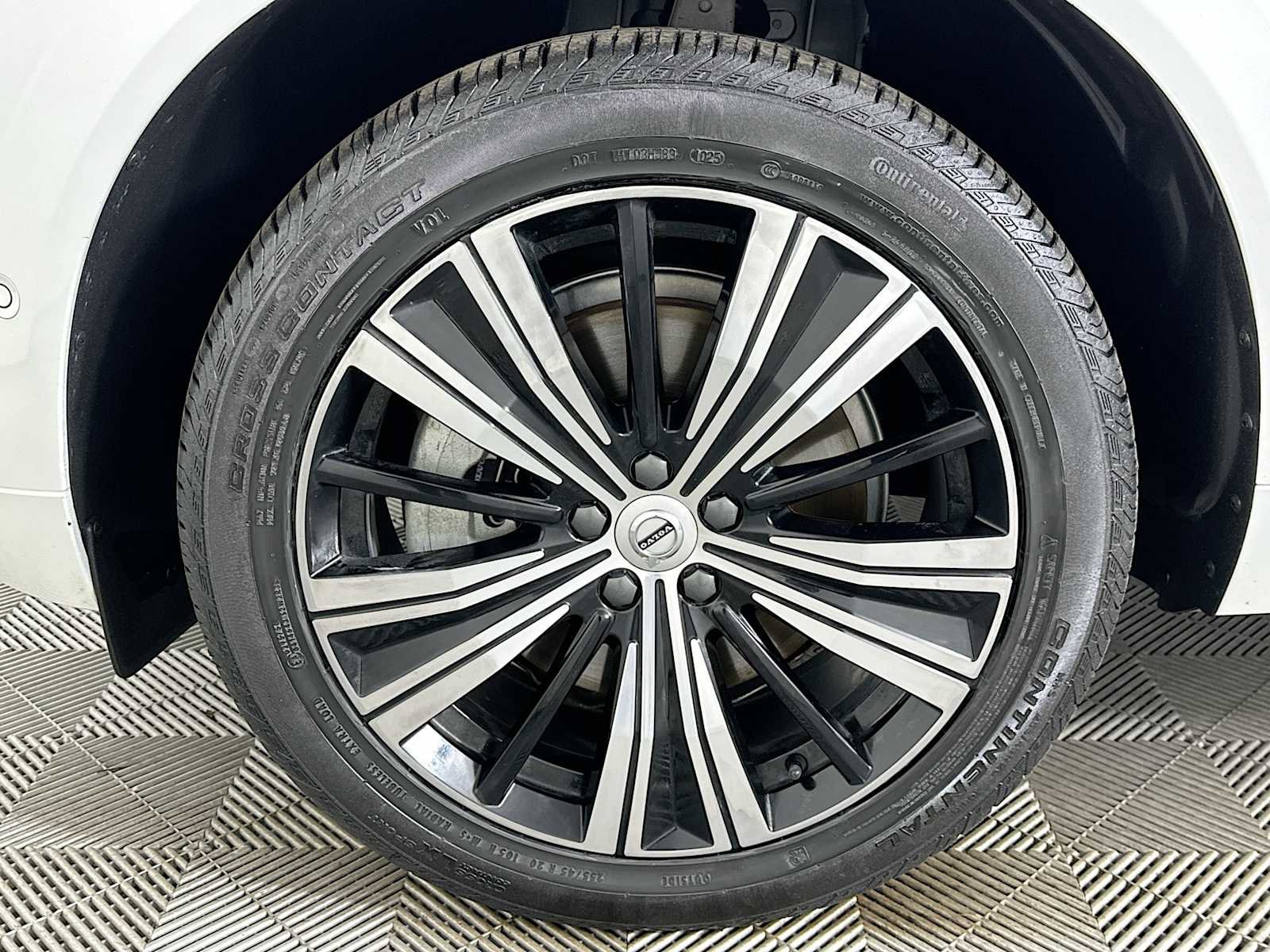 Used 2022 Volvo XC60 B6 Inscription w/ Advanced Package image 30