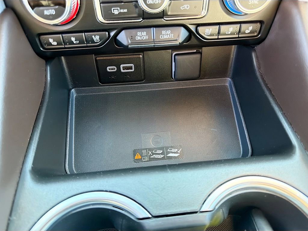 Used 2024 GMC Yukon SLT image 30