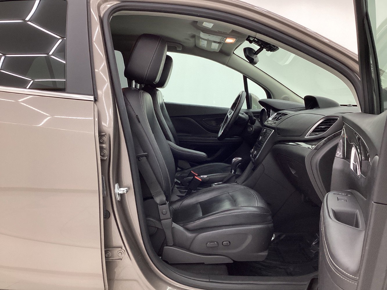 Used 2015 Buick Encore Leather FWD image 15