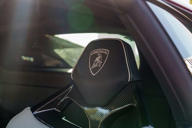 Used 2022 Lamborghini Huracan EVO RWD image 15