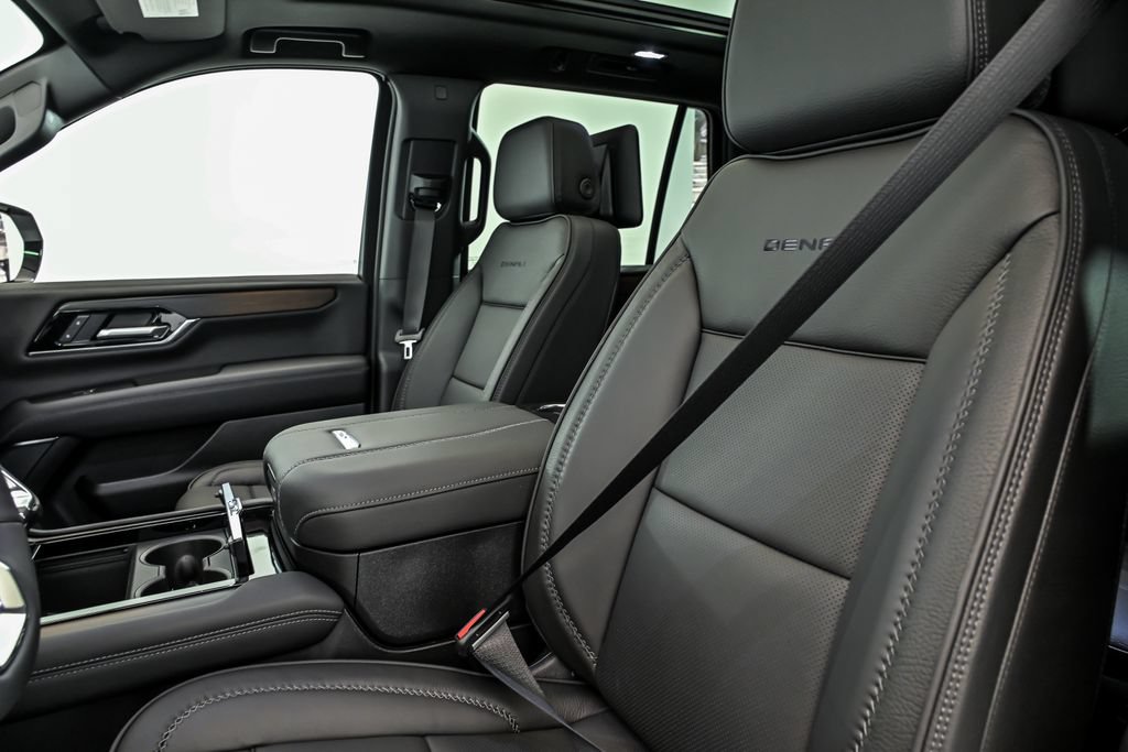 New 2026 GMC Yukon Denali w/ Advanced Technology Package AWD/4WD image 9