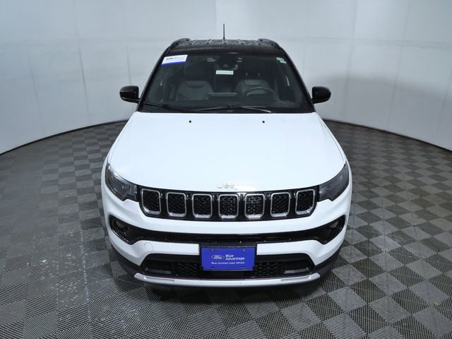 Used 2023 Jeep Compass Limited AWD/4WD image 3