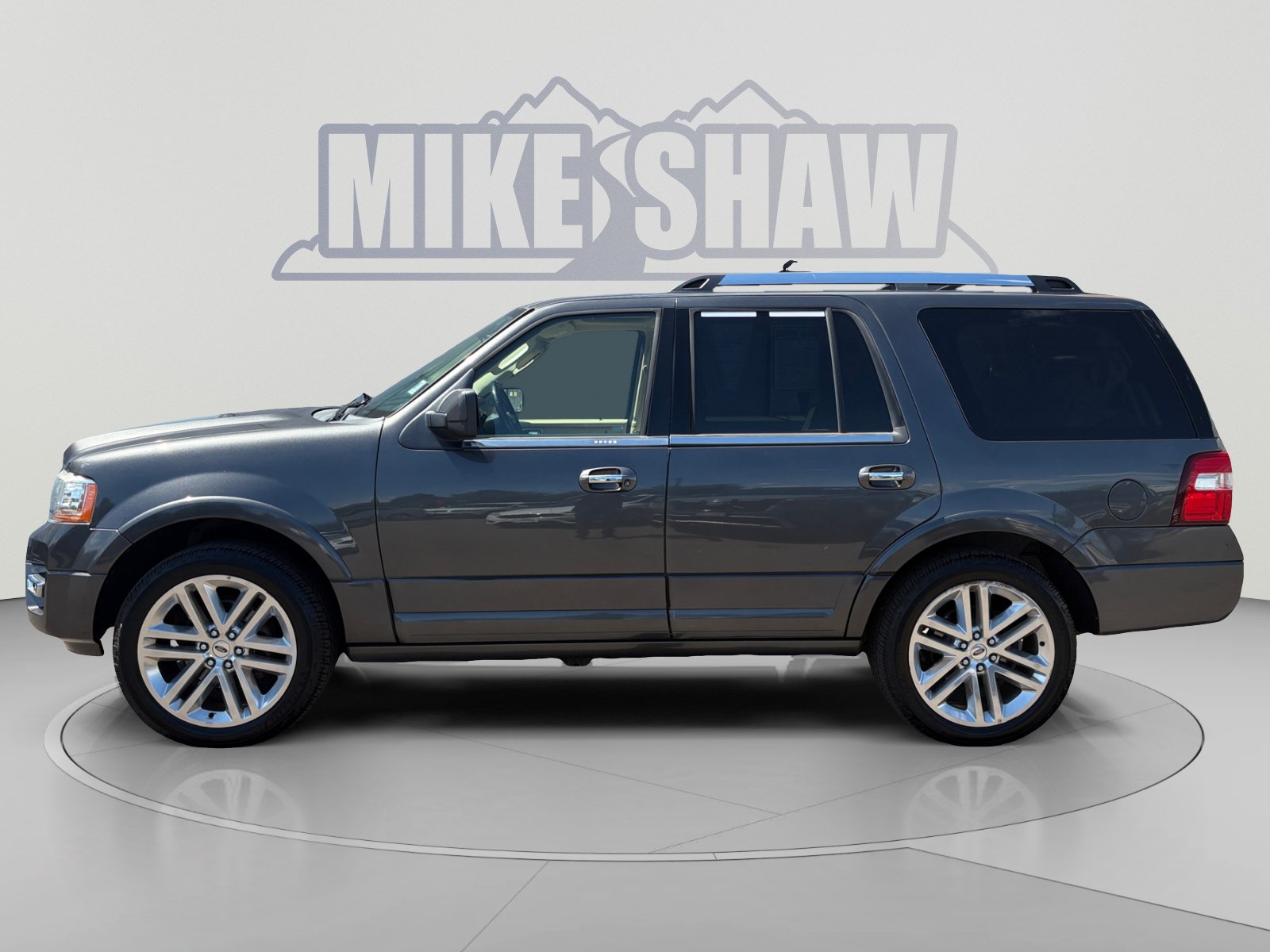 Used 2017 Ford Expedition Limited w/ Equipment Group 301A AWD/4WD image 2