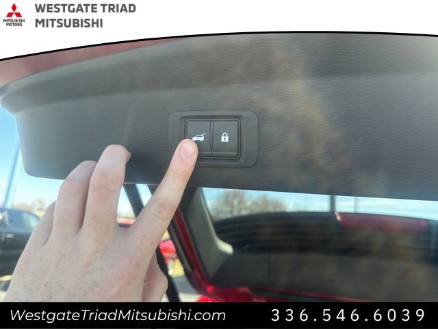 New 2025 Mitsubishi Outlander SEL image 16