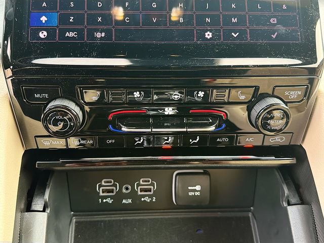 Used 2025 Jeep Grand Cherokee Limited w/ Luxury Tech Group II image 33