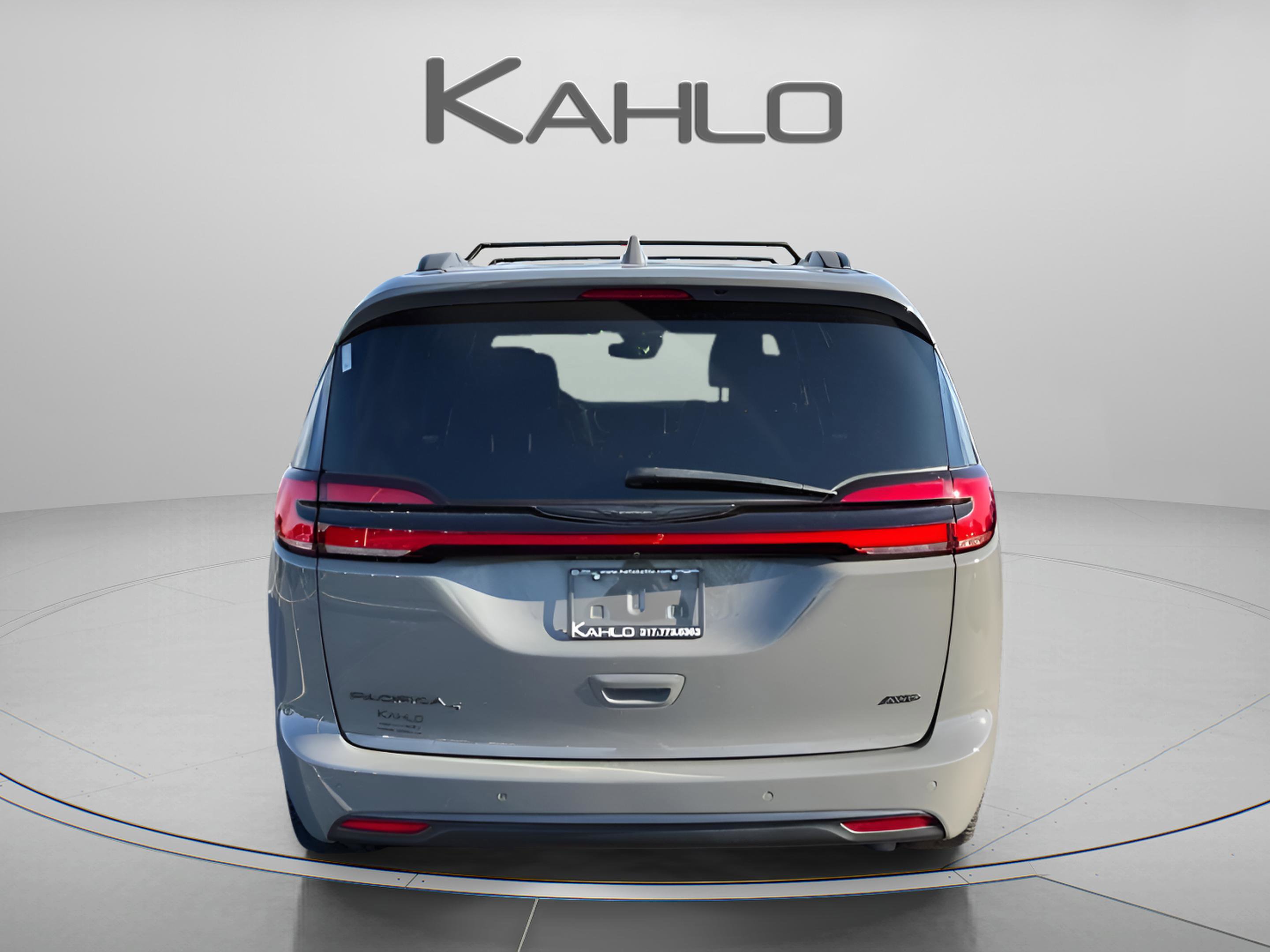 Certified 2021 Chrysler Pacifica Touring-L w/ Uconnect Theater Family Group image 3