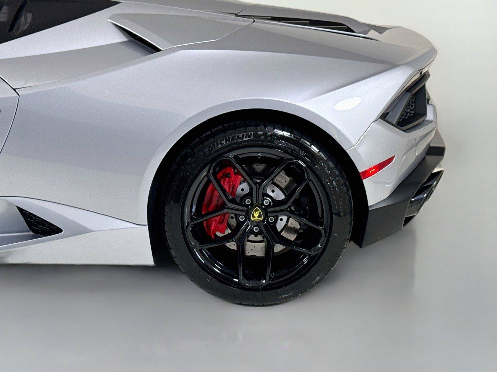 Used 2018 Lamborghini Huracan LP 580-2 RWD image 35