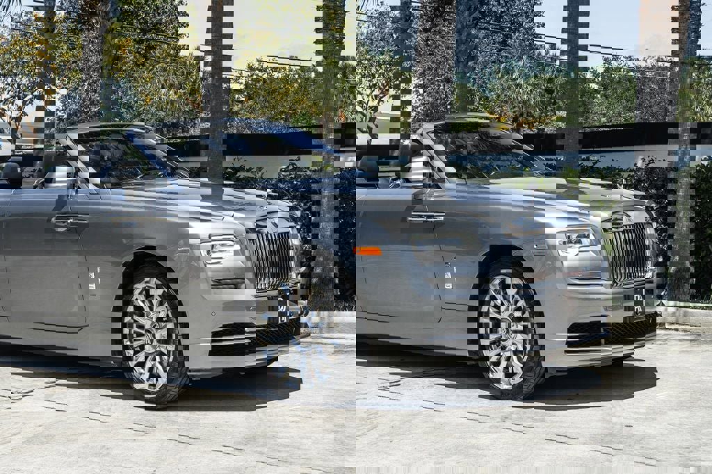Used 2019 Rolls-Royce Dawn RWD image 12