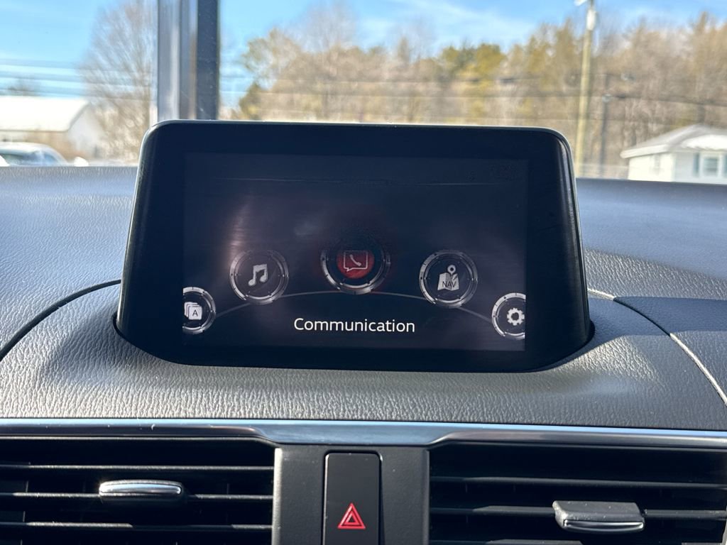 Used 2018 MAZDA MAZDA3 Grand Touring image 11