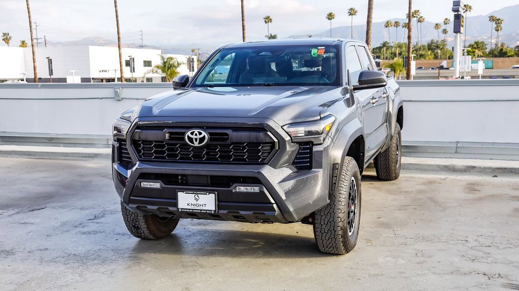 Used 2024 Toyota Tacoma TRD Off-Road AWD/4WD image 4