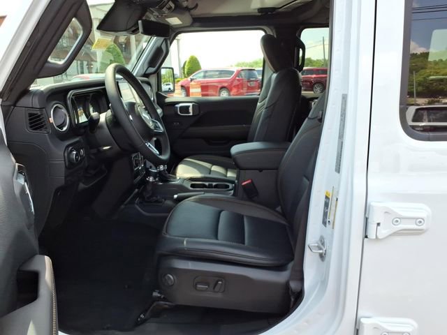 New 2026 Jeep Wrangler Unlimited Sahara AWD/4WD image 6