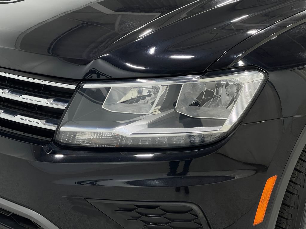 Used 2021 Volkswagen Tiguan SE w/ Panoramic Sunroof Package image 31