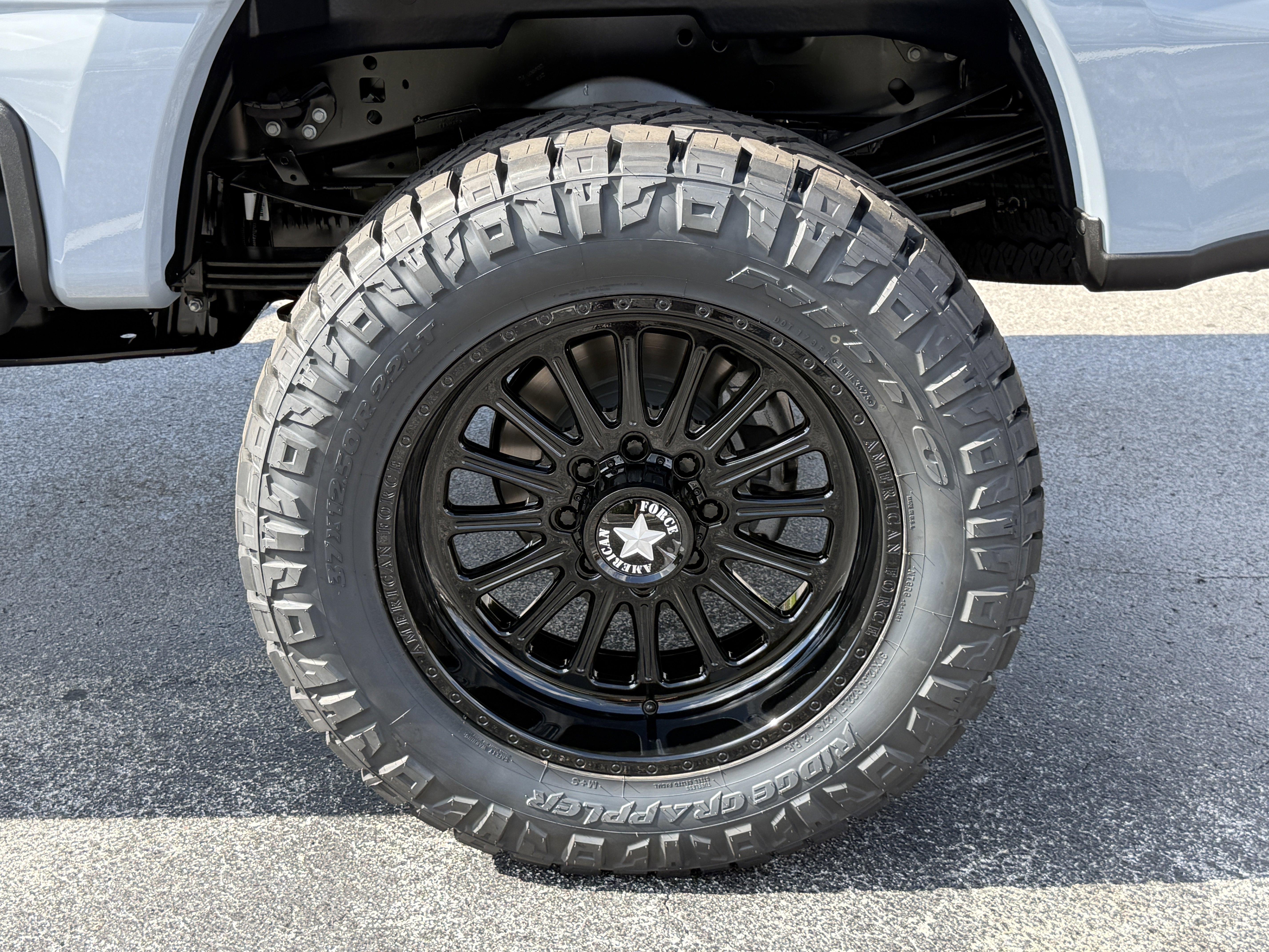 New 2026 Ford F250 Lariat w/ Black Appearance Package image 33