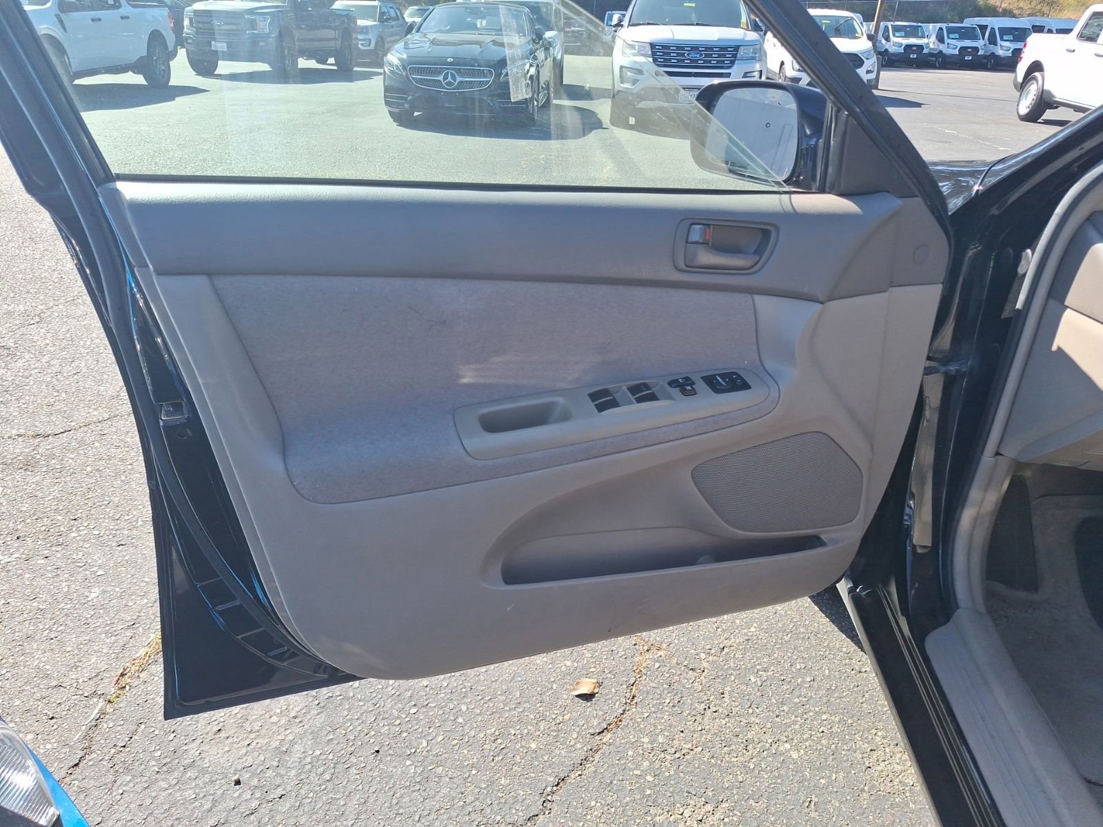 Used 2004 Toyota Camry LE FWD image 11