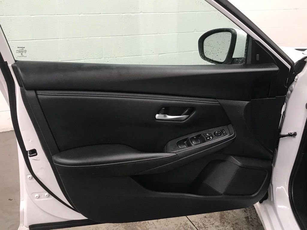 Used 2023 Nissan Sentra SV image 9