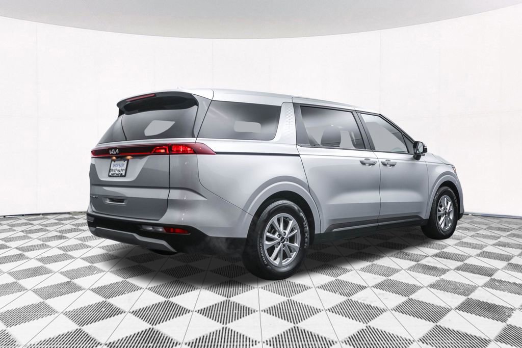 Used 2022 Kia Carnival LX image 36