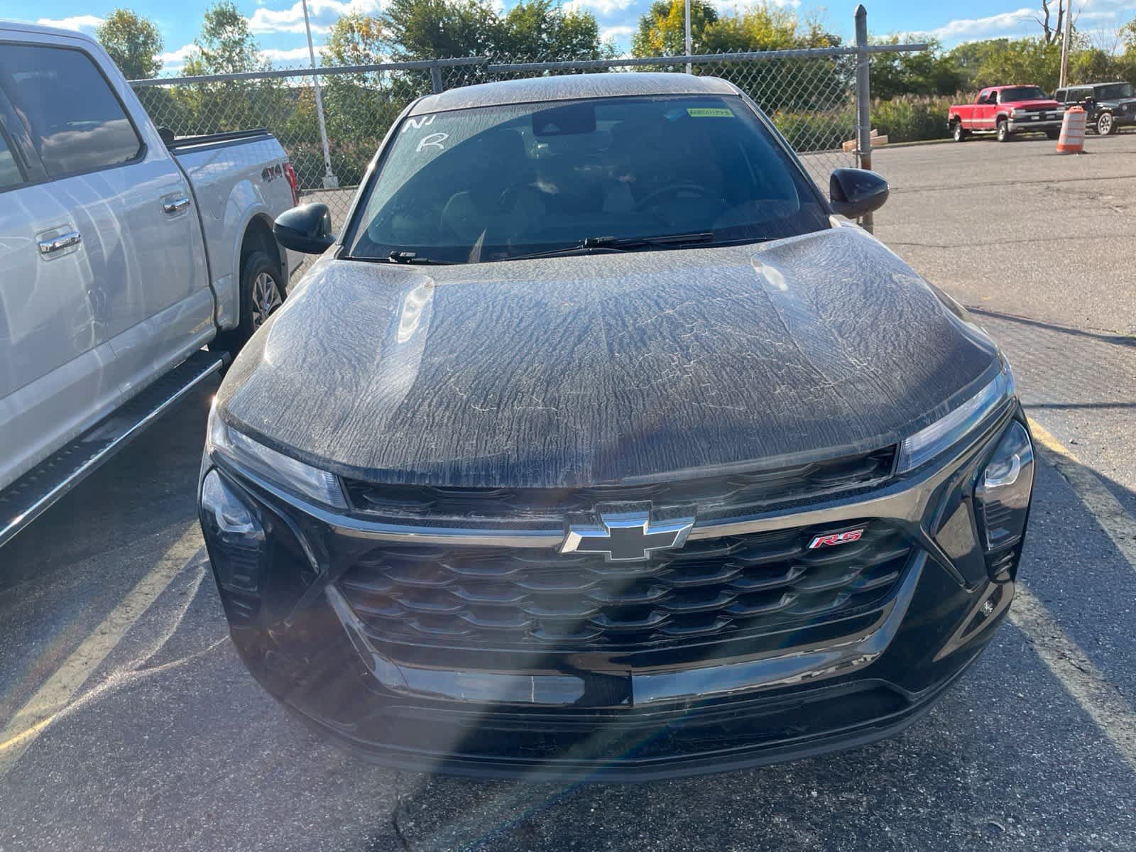 Used 2024 Chevrolet Trax RS FWD image 32