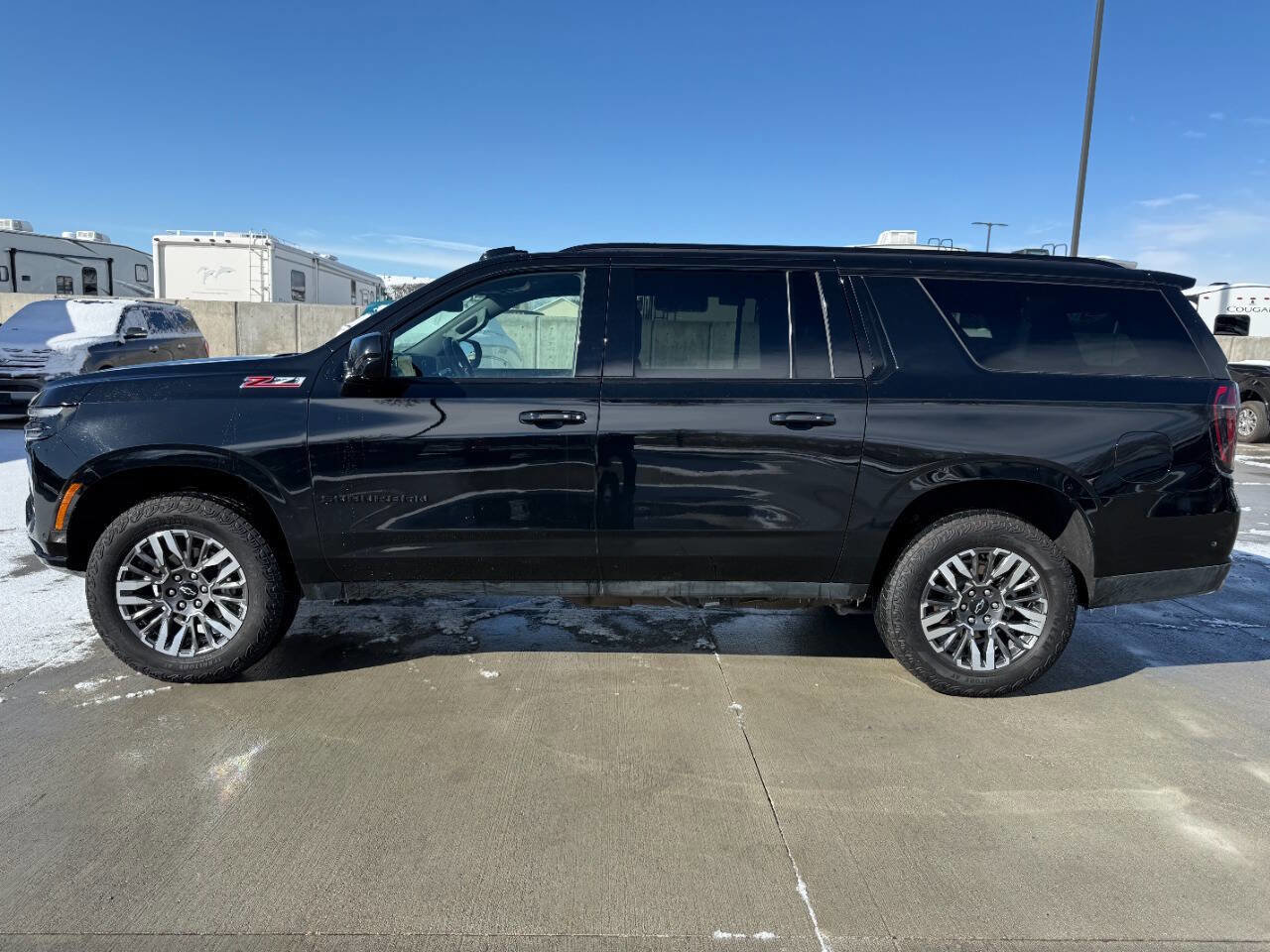 Used 2025 Chevrolet Suburban Z71 image 6