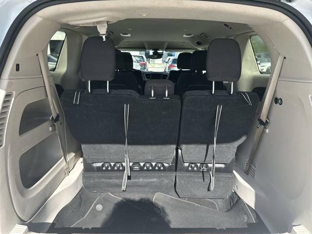 Used 2023 Chrysler Voyager LX FWD image 28