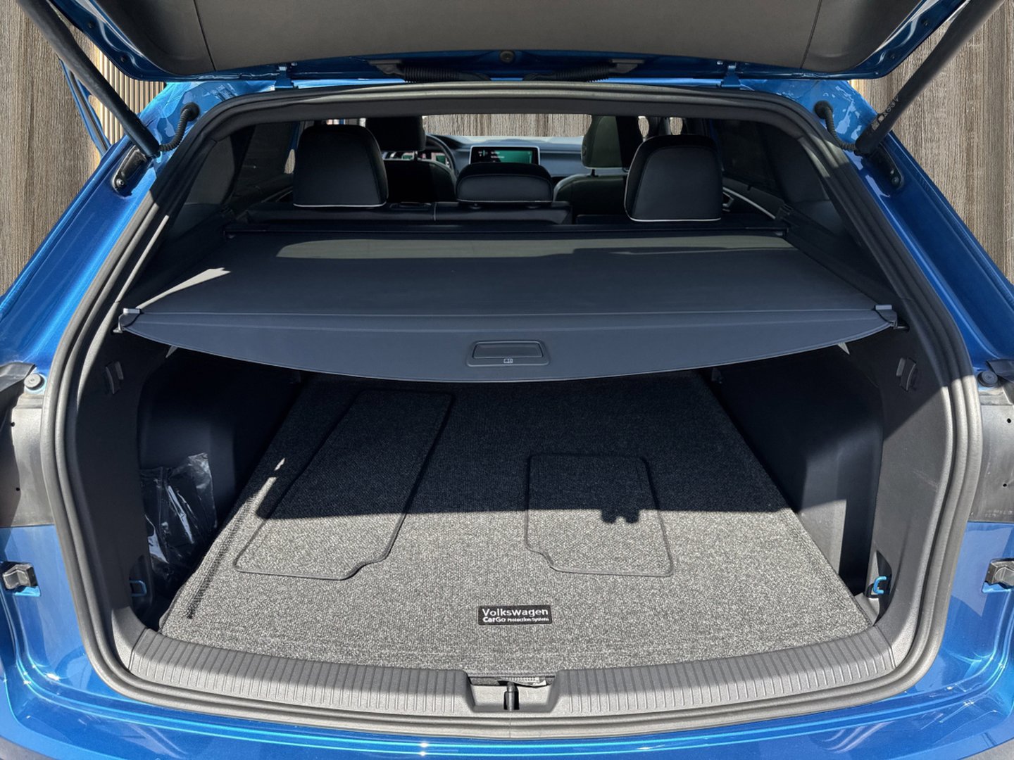 Used 2024 Volkswagen Atlas Cross Sport SEL Premium R-Line image 35