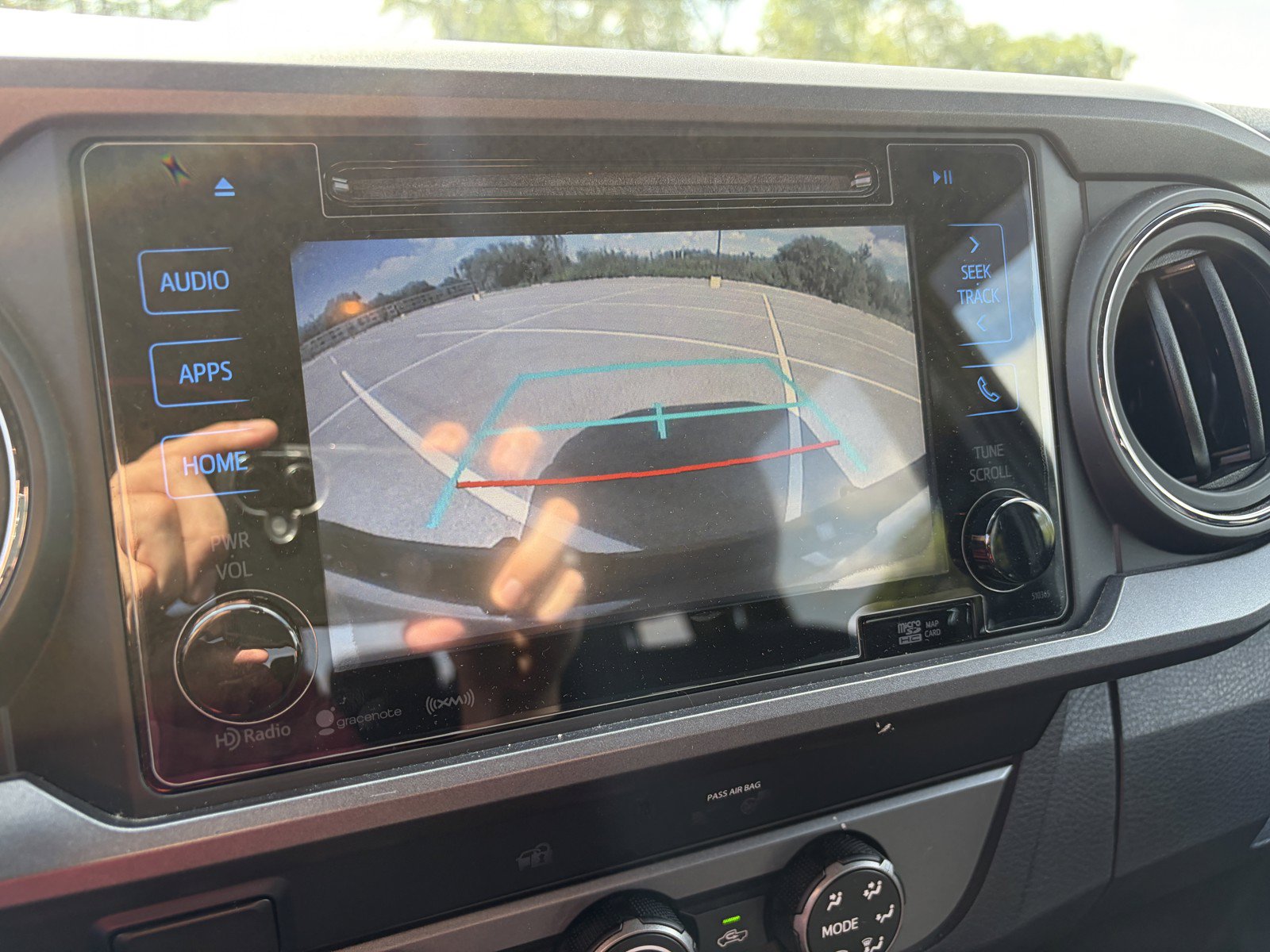 Used 2019 Toyota Tacoma TRD Sport AWD/4WD image 18