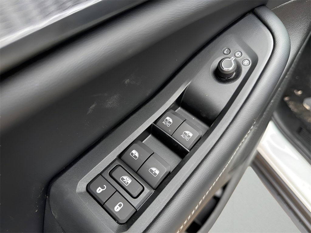 New 2025 Jeep Grand Cherokee L Altitude image 26