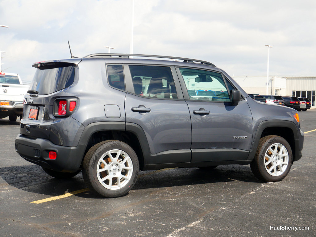 Used 2023 Jeep Renegade Latitude w/ Premium Group AWD/4WD image 11