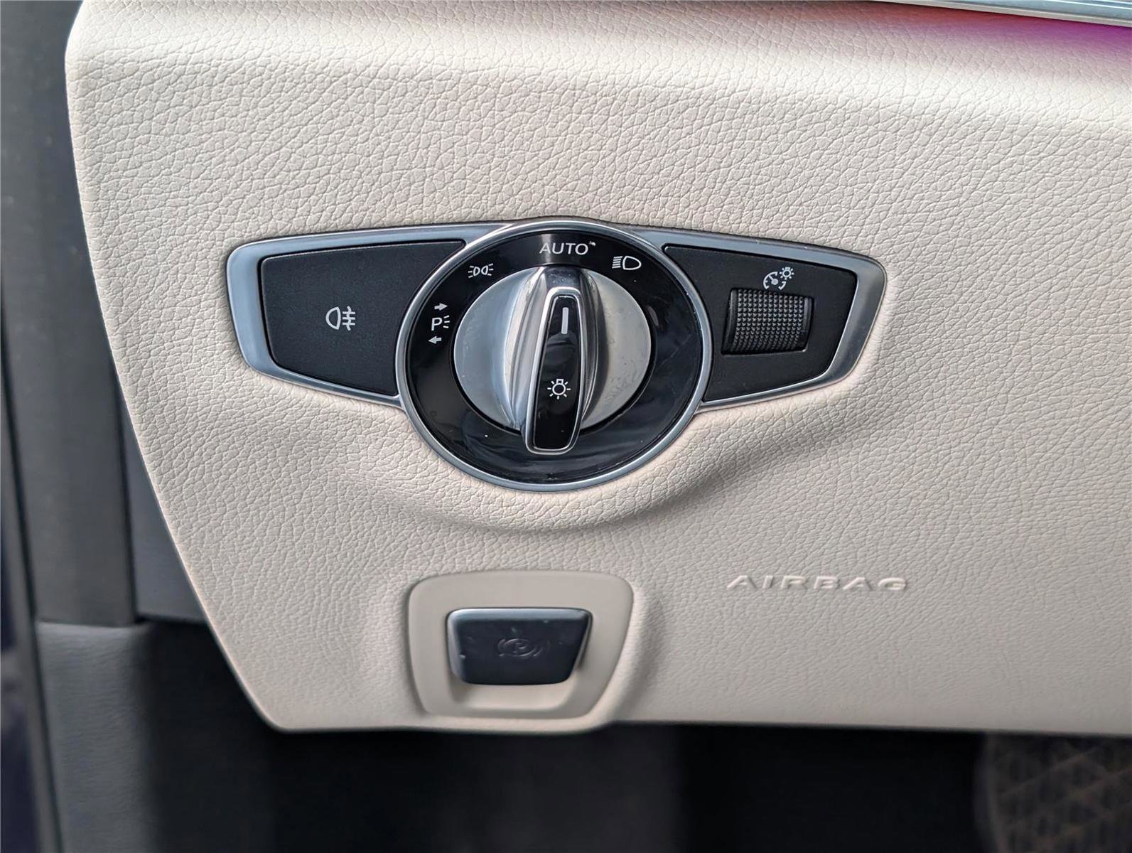 Used 2017 Mercedes-Benz E 300 4MATIC image 22