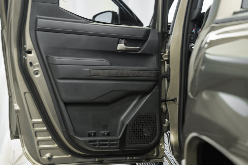 Used 2025 Toyota Tacoma Limited AWD/4WD image 44