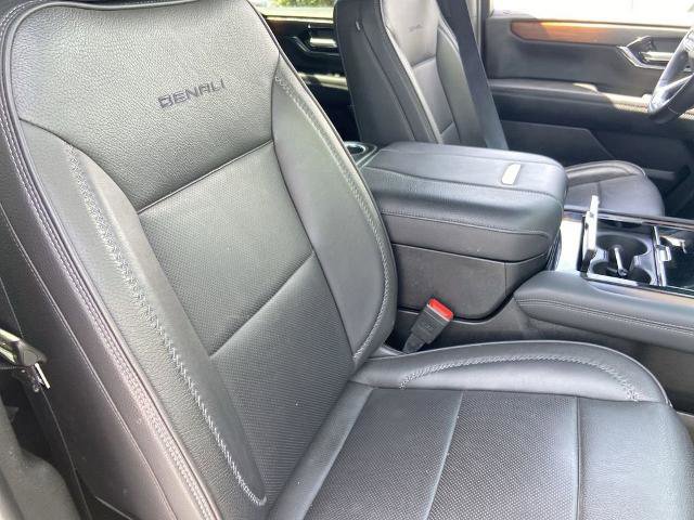 Used 2025 GMC Yukon XL Denali AWD/4WD image 23