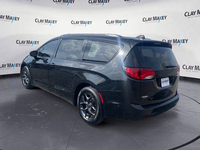 Used 2020 Chrysler Pacifica Touring-L Plus image 3