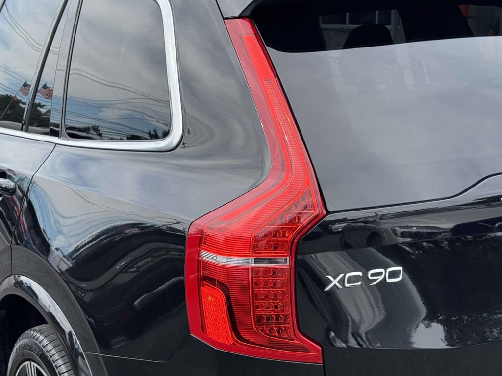 Certified 2025 Volvo XC90 B6 Plus w/ Protection Package Premier AWD/4WD image 8