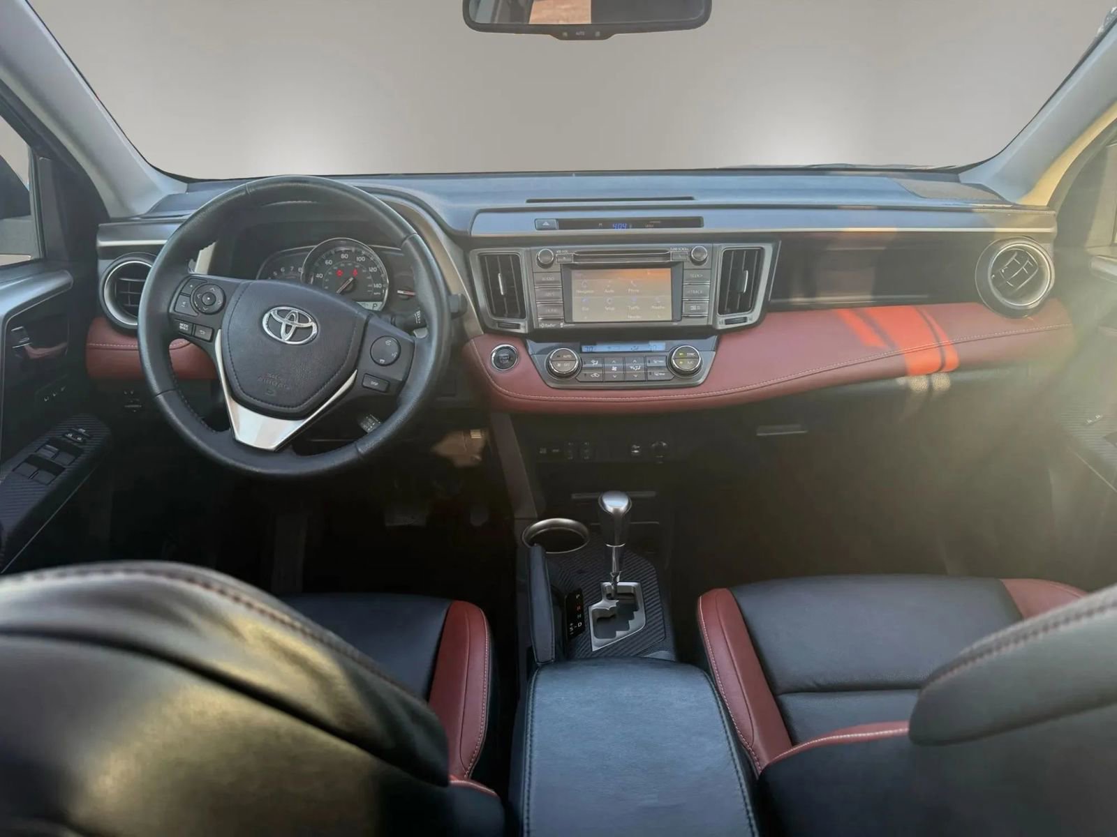 Used 2014 Toyota RAV4 Limited image 34