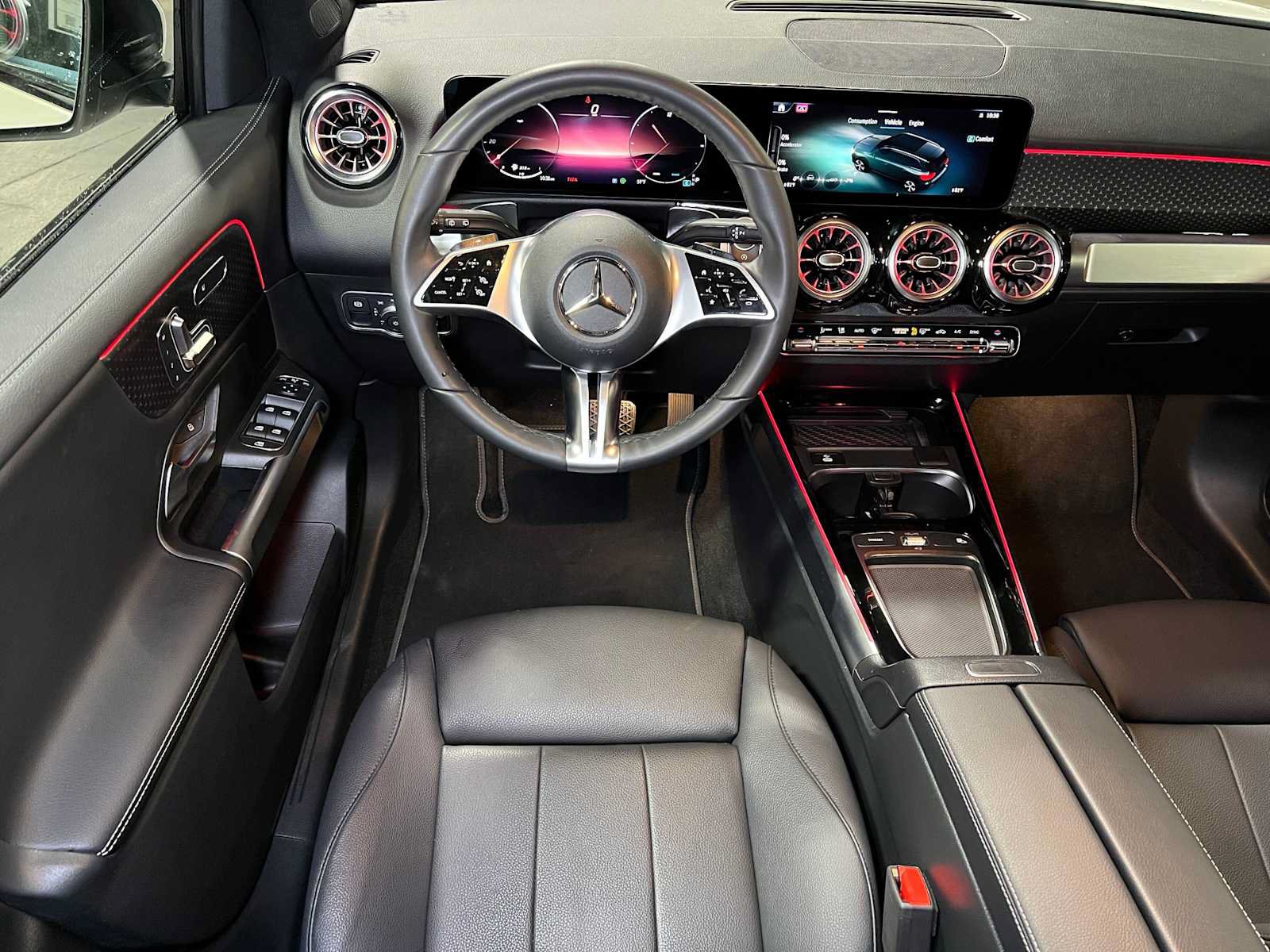 Used 2026 Mercedes-Benz GLB 250 4MATIC image 45
