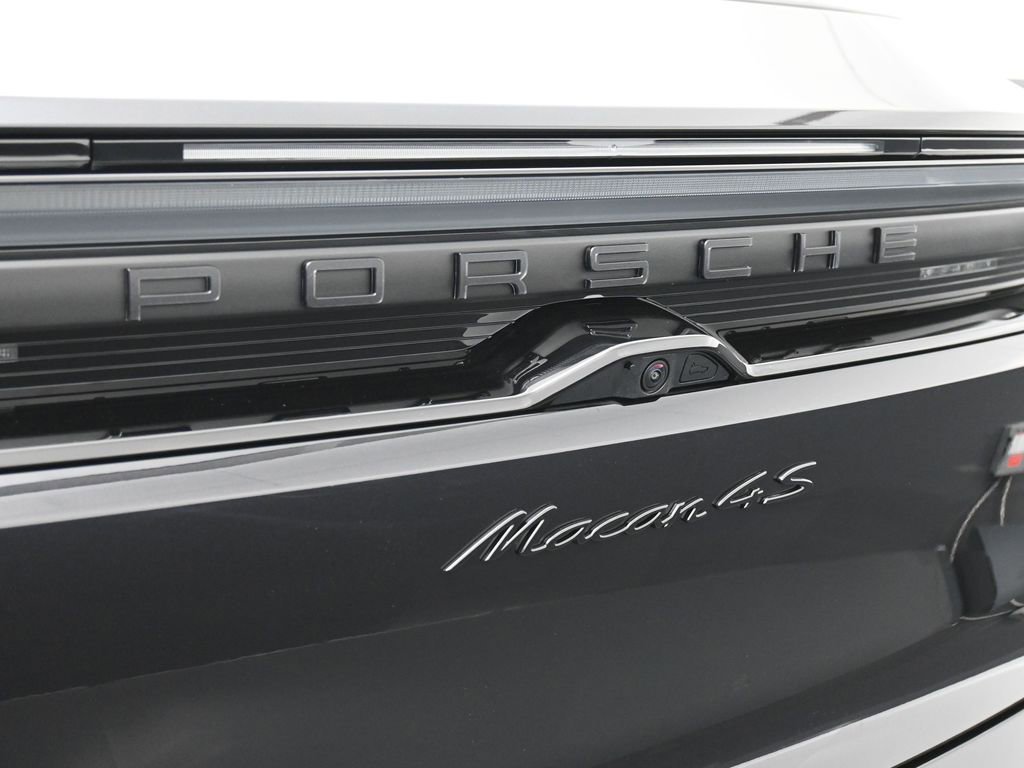 New 2026 Porsche Macan 4S Electric AWD/4WD image 14