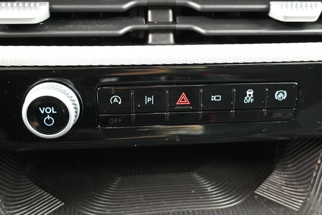 Used 2025 Ford Explorer Active RWD image 30