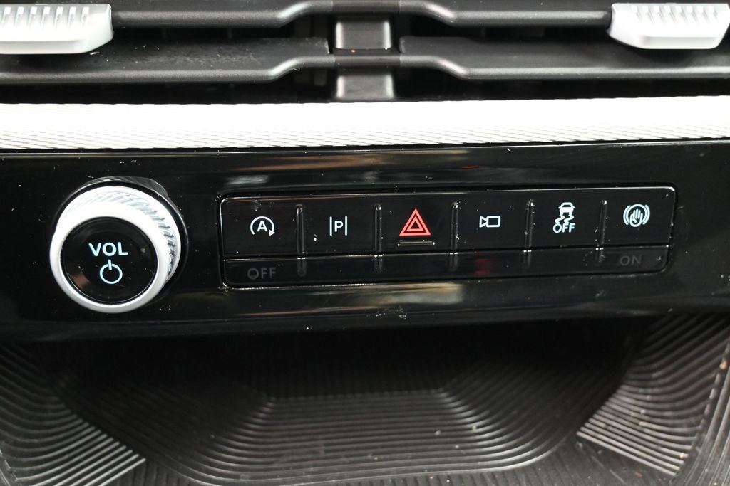Used 2025 Ford Explorer Active RWD image 30