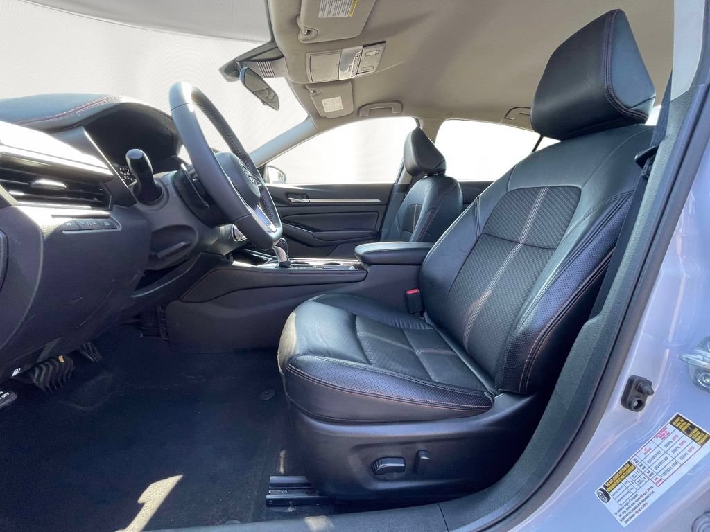Used 2024 Nissan Altima 2.5 SR FWD image 15